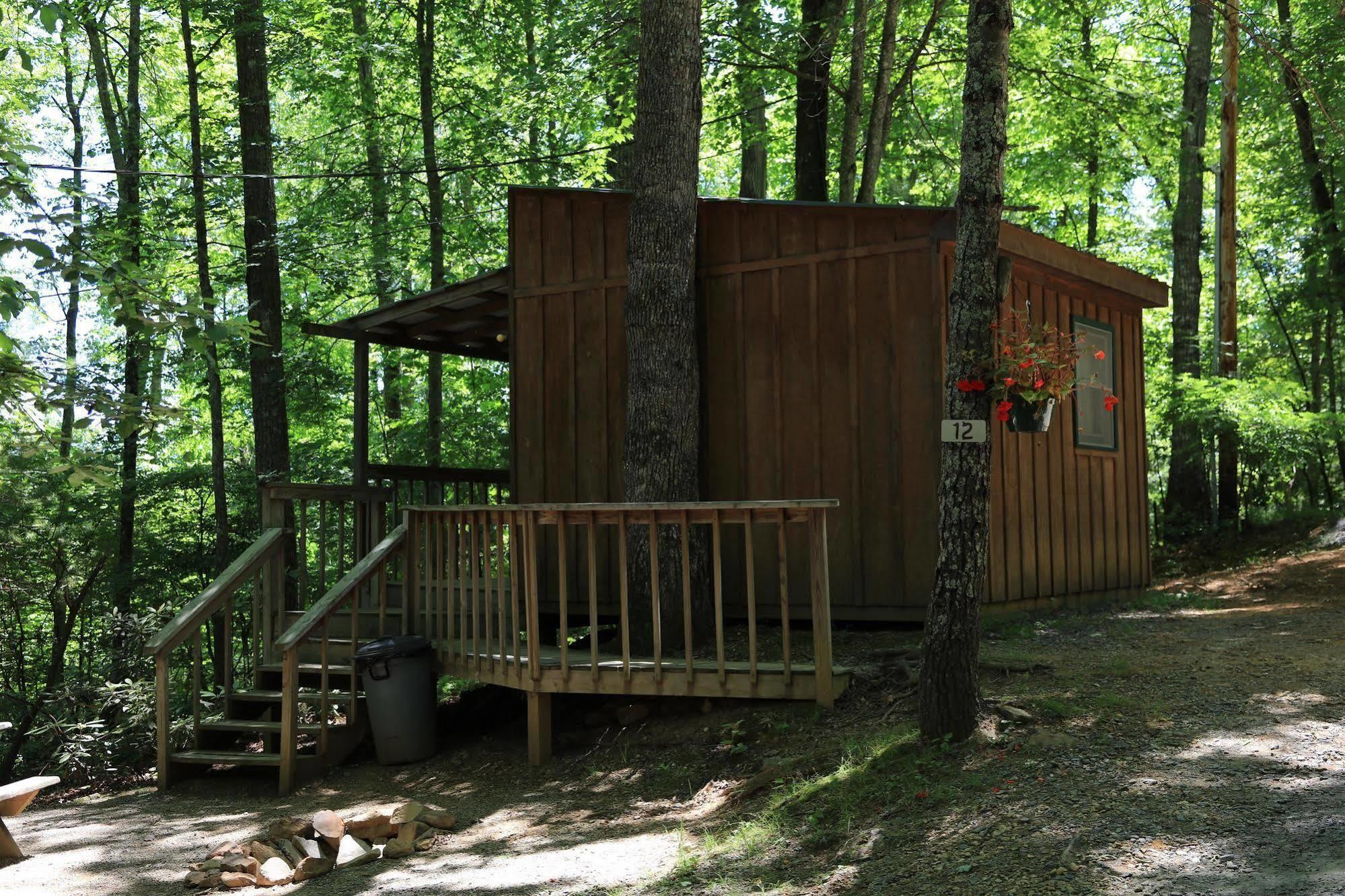 Linville Falls Campground, Rv Park, And Cabins 外观 照片