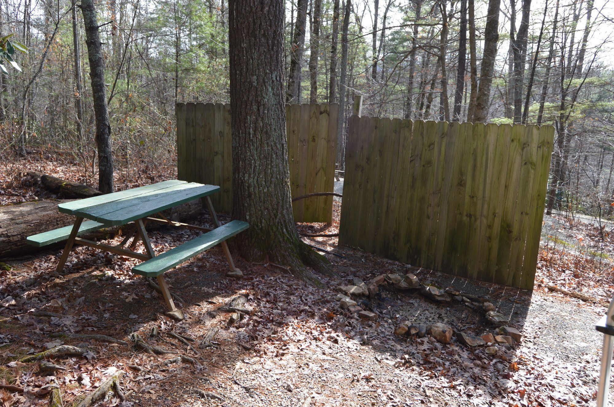 Linville Falls Campground, Rv Park, And Cabins 外观 照片