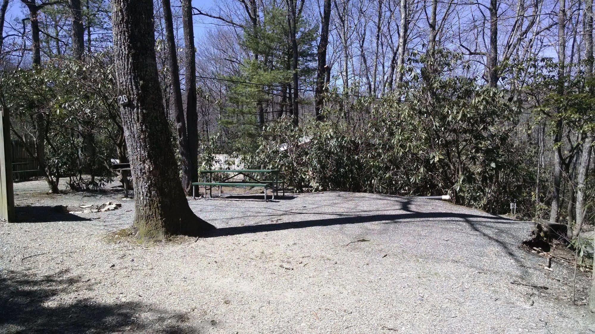 Linville Falls Campground, Rv Park, And Cabins 外观 照片