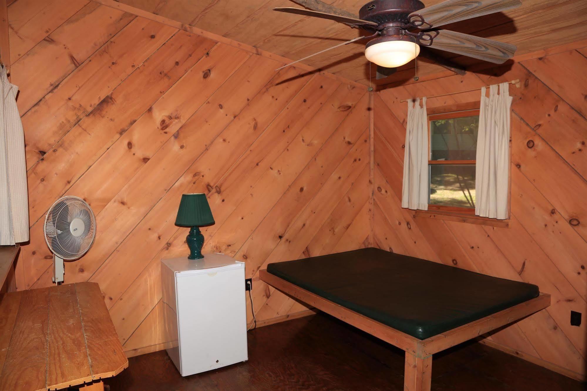 Linville Falls Campground, Rv Park, And Cabins 外观 照片